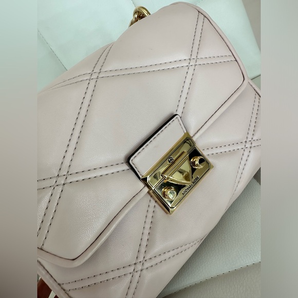 Michael Kors Handbag - Picture 2 of 4